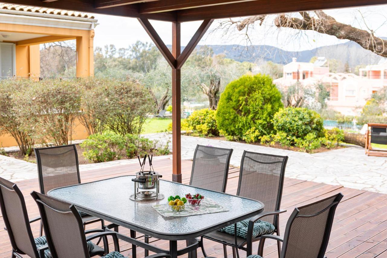 Spyrelia Villa With Private Pool & Outdoor Hot Tub Dassiá Eksteriør bilde