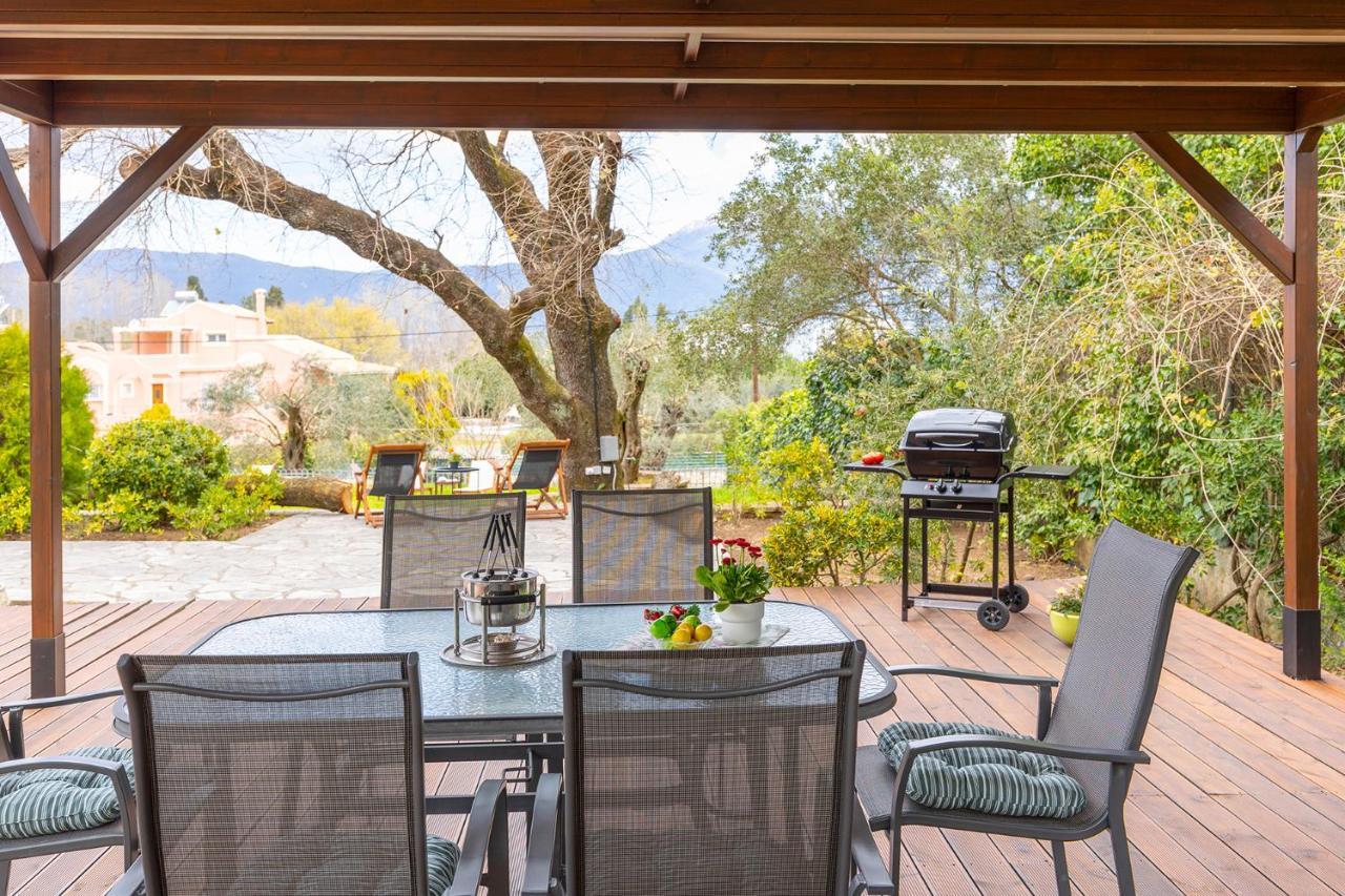 Spyrelia Villa With Private Pool & Outdoor Hot Tub Dassiá Eksteriør bilde
